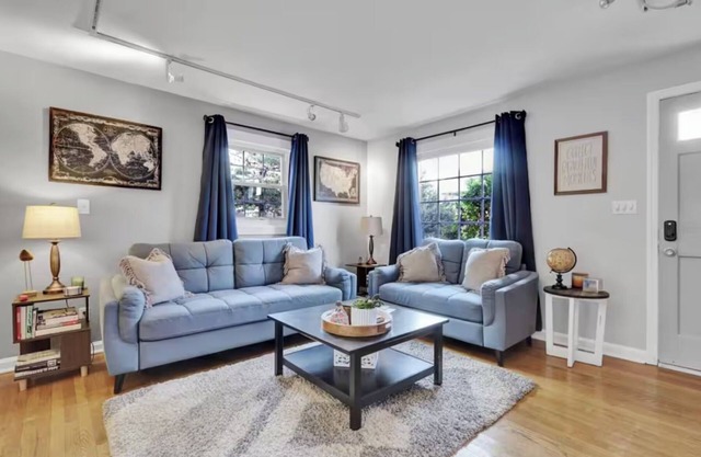 Great place to stay in Alexandria, close to Metro and free parking