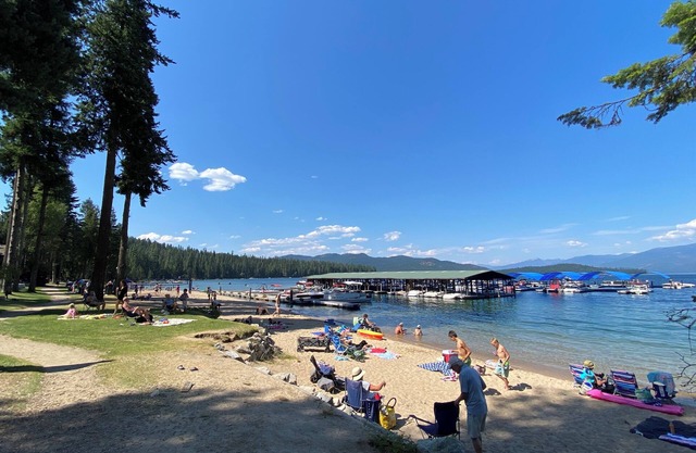 Great Priest Lake Cabin close to Golf Course & Lake! 4bdrm 2bath 8 beds