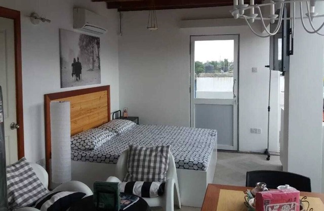 GREAT VALAUE!!! BRAND NEW EXECUTIVE SUITE WITH PANORAMIC VIEW AT PENTHOUSE LEVEL