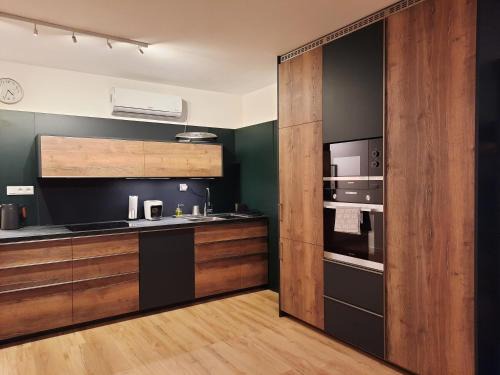 Green Door Apartment
