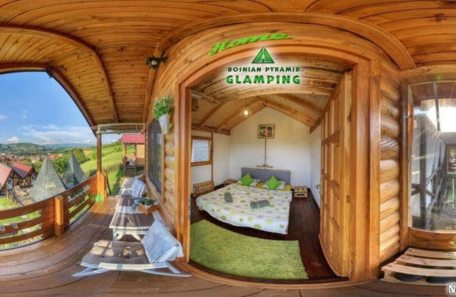 Green bungalow Bosnian pyramid glamping