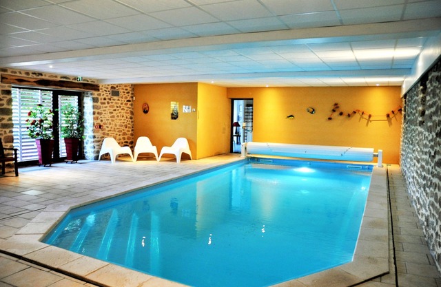 GREEN CAMP D'OCTAVIE 15 PEOPLE, 500 M2 INDOOR POOL 28° YEAR-ROUND