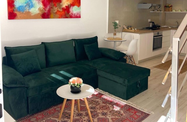 Green Cozy Home | City Center