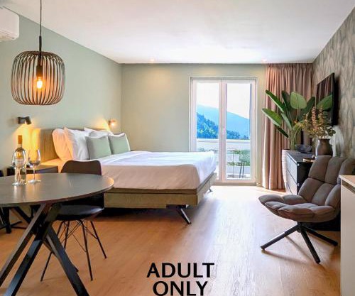 Green Heart Suites