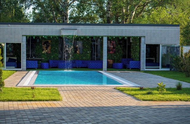 Green Mansion Charming 4-bedroom villa in peaceful Domnești