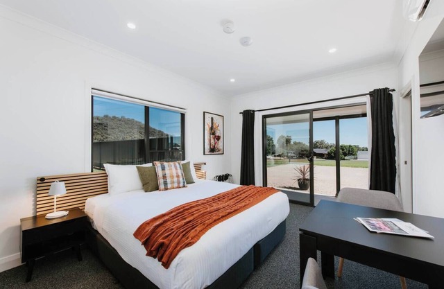 Grevillea Suite A Serene Haven for Couples