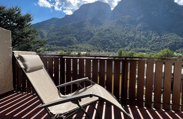 Grigna2410 - Two Bedroom Apartment, Sleeps 5
