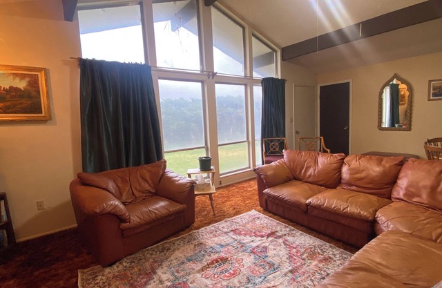 Groovy Country Pad in a Serene Setting