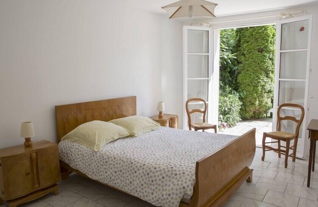 Ground floor apartment with private terrace