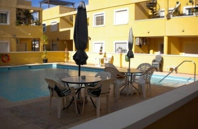 Ground Floor Apartment in Palomares with Communal Pool