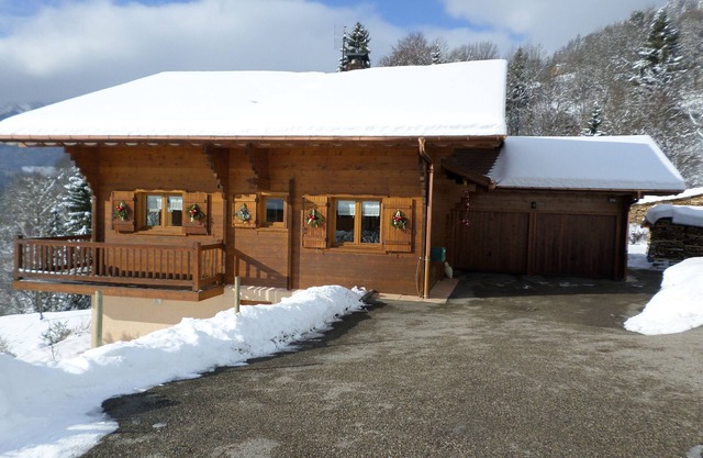 Ground floor, new condition, south-facing with lovely unobstructed view.