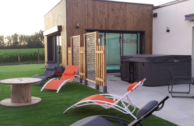 Group accommodation 15 beds 10 minutes from Puy Du Fou