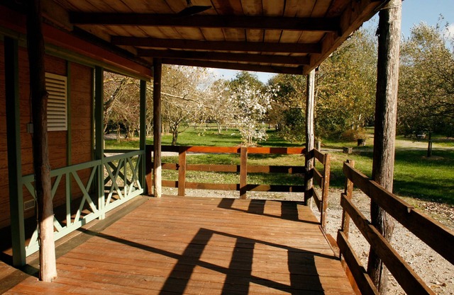 Group accommodation 20 pers. : swimming pool, hall, mini-golf, dining room