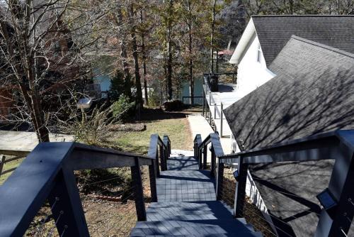 Group Getaway by the Lake: Pet-Friendly Rental with Boat Dock in Picturesque Cullman County