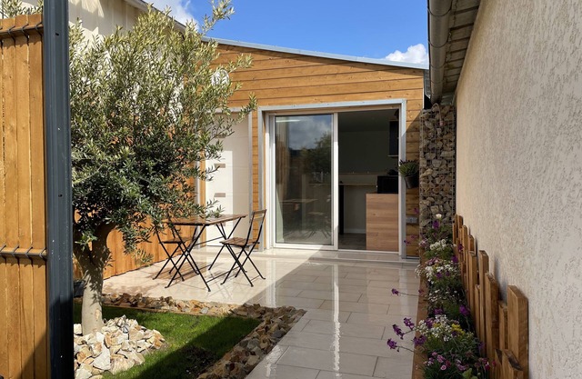 Guest Housse with a terrace