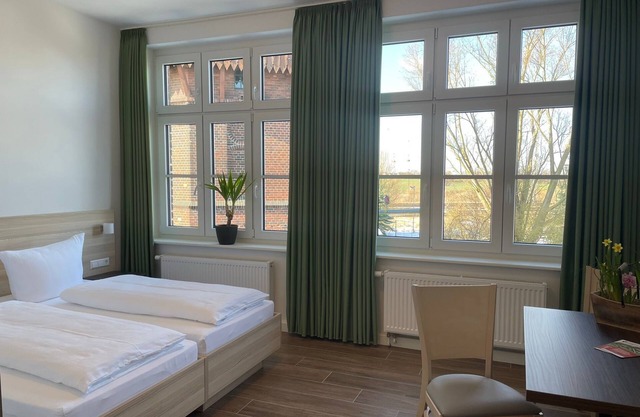 Guest house apartment 102 - Lokschuppen Pasewalk- guest houses with double rooms, single rooms and