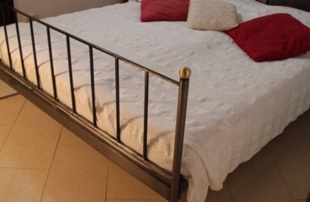 Guest house with a large terrace right by the pool