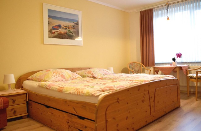 Guest room with kitchen and bathroom for 2-4 people near the beach.