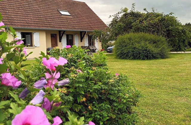 Guest rooms upstairs. Breakfast included.