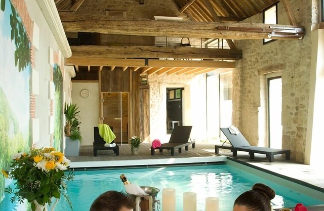 GUEST ROOMS WITH PRIVATIZED SPA! LUXURY IN INTIMACY in Soissons 02
