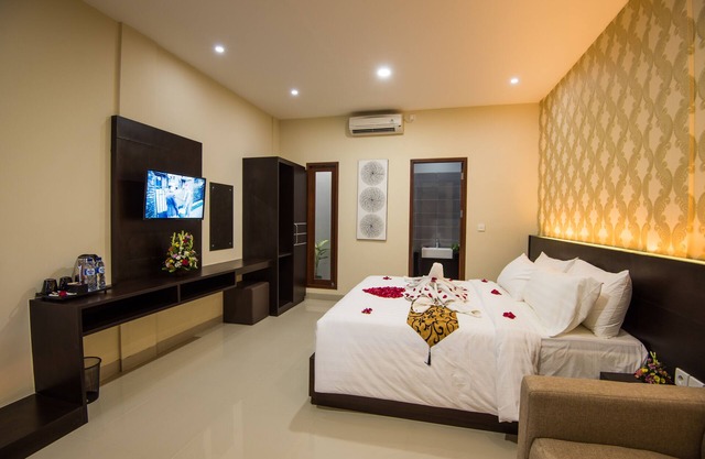 Guest suite at Bisma House, with pool in Legian