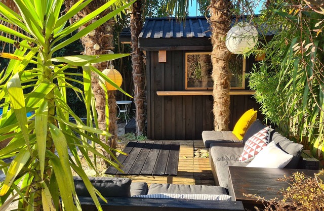 Guesthouse in Toulouse garden, private pool and jacuzzi + breakfast