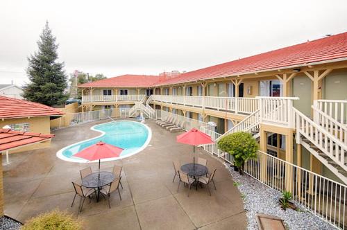 GuestPlace Inn & Suites