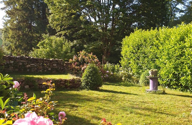 Guestroom Vésoles with Shared Terrace, Wi-Fi and Air Conditioning