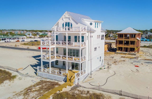 Gulf Dream, 8-Bedroom Private Home in Hadley Beach, Panama City Beach
