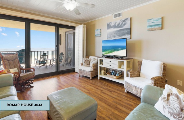 Gulf Front Condo | Outdoor Pool & Grill!