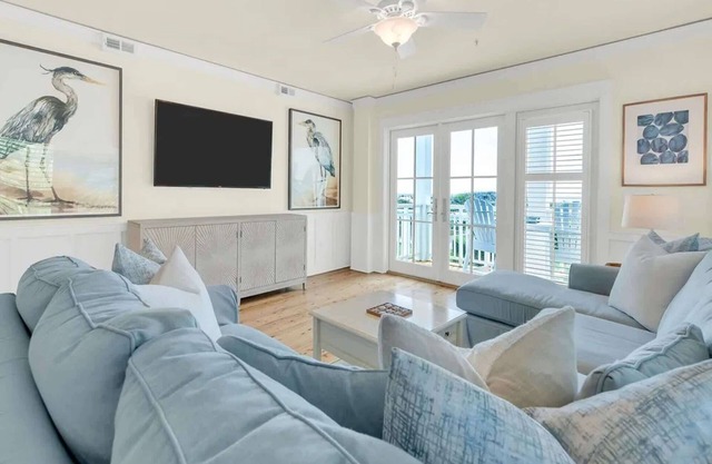 Gulffront Elegance in WaterColor