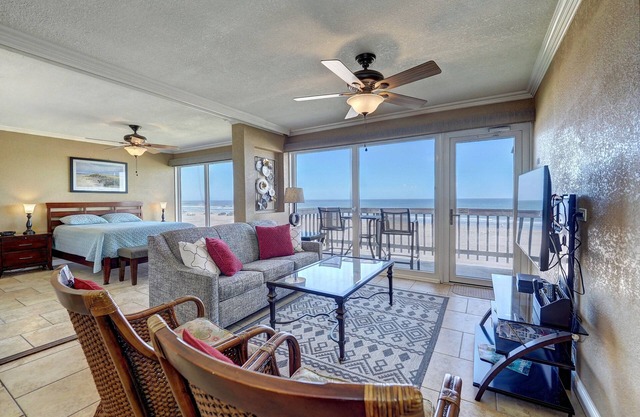 Gulfstream Condos Unit 316 | Panoramic Beach-View | Pool, Hot Tub