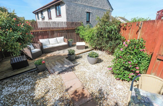 GWARTH AN DRAE, with a garden in Helston