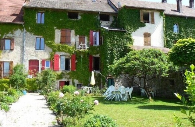GYPSI apartment in character house