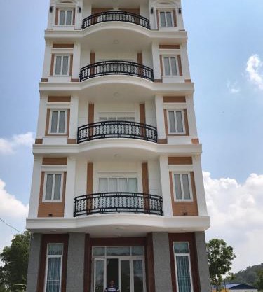 Hà Hùng Panorama Hotel (Cơ sở 2 - Cho thuê nhà nguyên căn cách chợ đêm 300m)