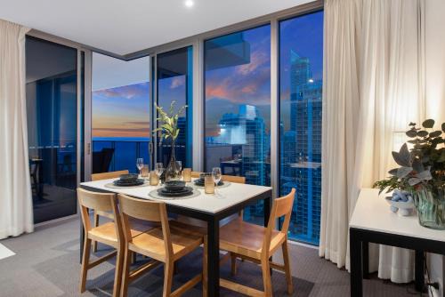 H'Residences 2 Bedroom Unit - Ocean & City Views, Lvl 22!