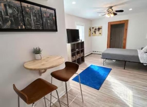 H3 Studio Bedroom Downtown Stamford