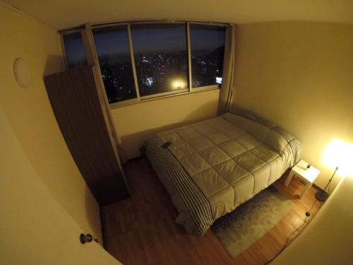 Habitación privada con cama matrimonial en departamento compartido - Providencia