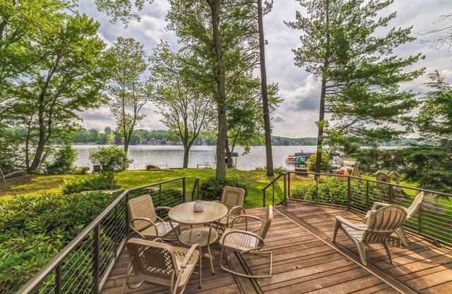 Hack's Lakefront Hideaway @ Newton Lake with AC/Heat/Wifi @ Pet Friendly
