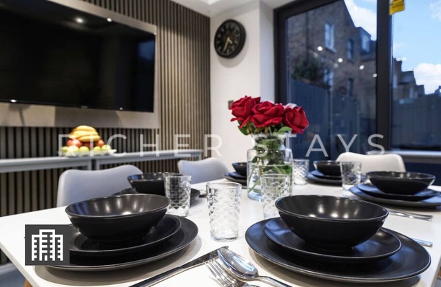 Hackney Suites - Double En-suite Room (B1)