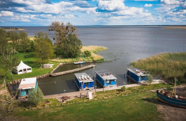 Hafenresort Karnin _ Hausboot Silv