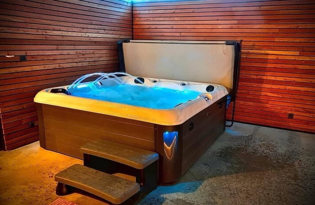 Haie Jad'Ô Wellness Suite with sauna and jacuzzi