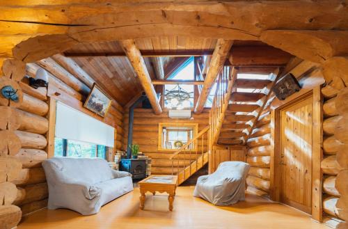Hakuba Riverside Loghouse