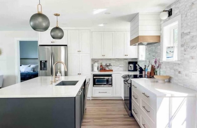 “Hakuna Matata” Luxury Lake House