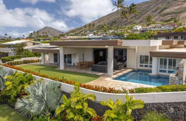 Hale Makana: Luxury, Pool, AC & Stunning Ocean Views