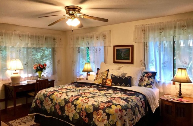 Hale Maluhia Country Inn