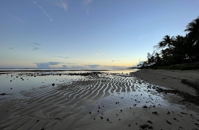 Hale Wa'a - House of the Canoe - 2 Bed/2 Bath, 5 minute walk to secluded beach!