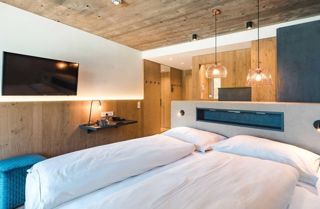 Half board with short stay Panorma Seeblick SU - Seehotel Einwaller