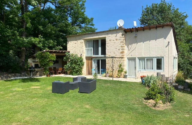 Hameau de Montcabirol - Pyrénées