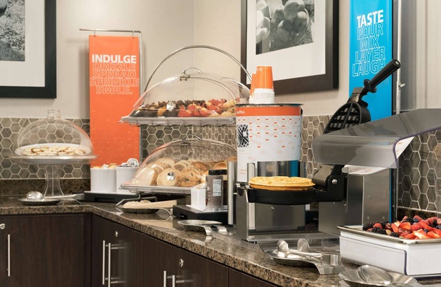 Hampton Inn Appleton-Fox River Mall Area